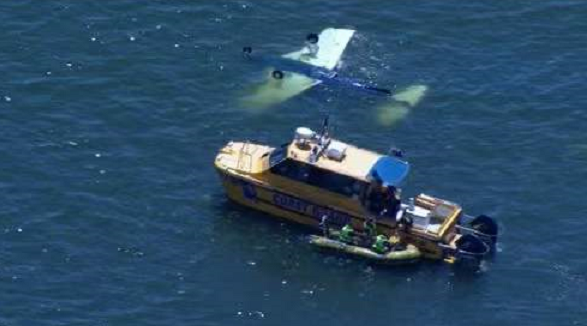 澳大利亚一架小型飞机坠海 4人死亡