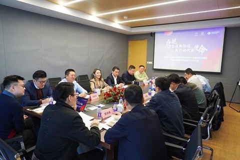 2021年1月21日上午,乌兰察布市兴和县县委书记付海青,龙源电力集团