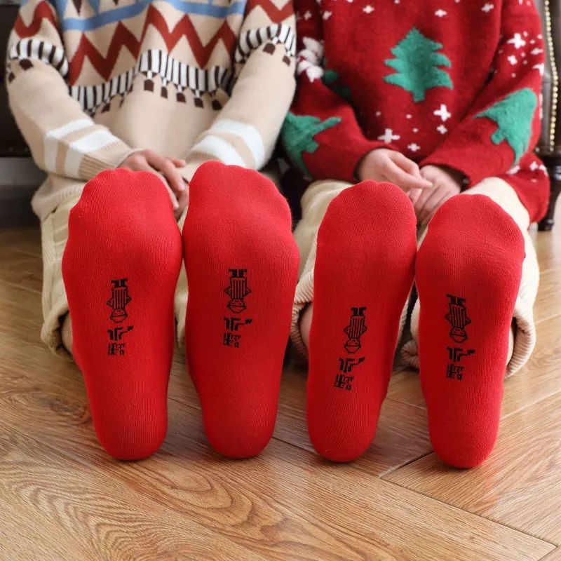 踩小人,留贵人,特别适合今年正逢本年年的小伙伴们,红袜护体,驱赶霉运