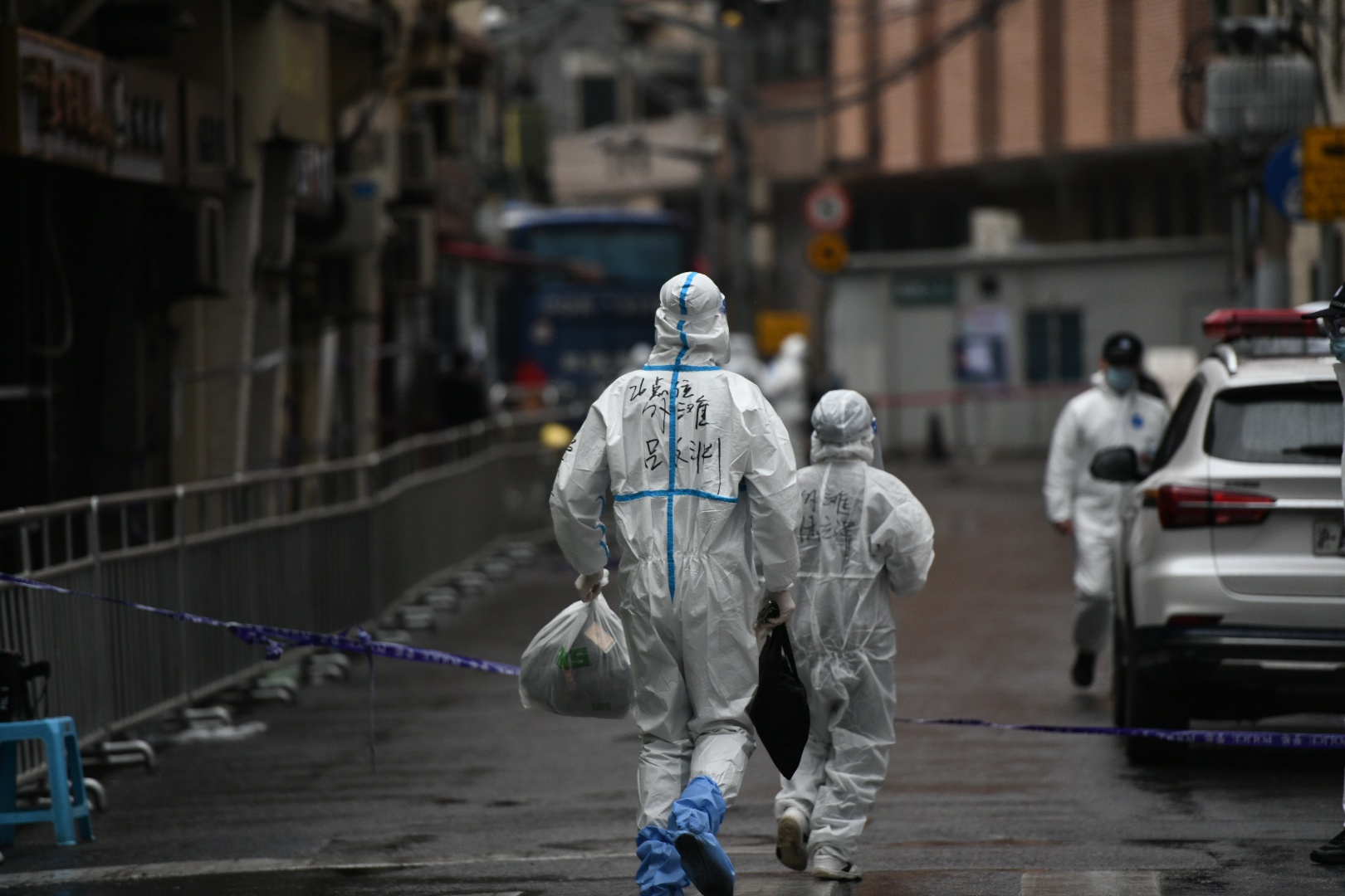 △上海市黄浦区昭通路居民区（福州路以南区域）实行封闭管理。