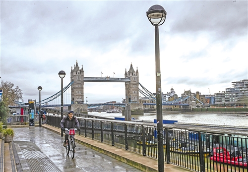 经济日报评论：英国采取负利率可能性短期内不大