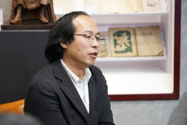 用诗记录人生最艰难时光何向阳携最新诗集刹那重归短诗传统