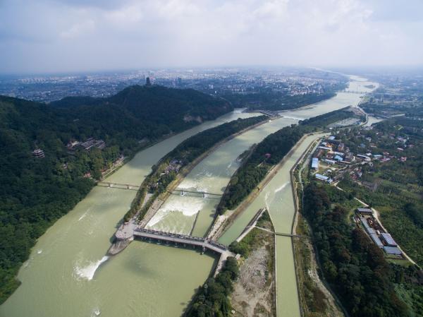 都江堰水利工程 新华社图