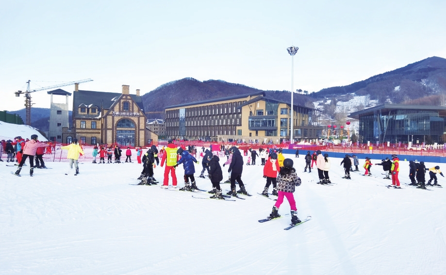 请到万峰通化滑雪度假区来玩雪