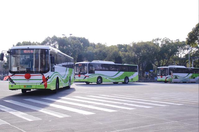上海：申崇線再添新運(yùn)力，又一批新能源公交車順利抵達(dá)(圖2)