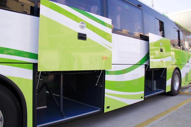 上海：申崇線再添新運(yùn)力，又一批新能源公交車順利抵達(dá)(圖9)