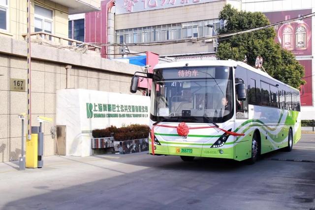 上海：申崇線再添新運(yùn)力，又一批新能源公交車順利抵達(dá)(圖1)