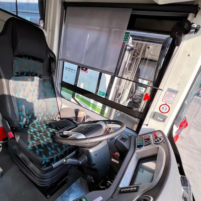上海：申崇線再添新運(yùn)力，又一批新能源公交車順利抵達(dá)(圖8)