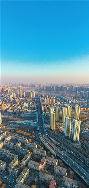 12月21日,胜利大街揽军路跨铁路转体桥工程竣工.