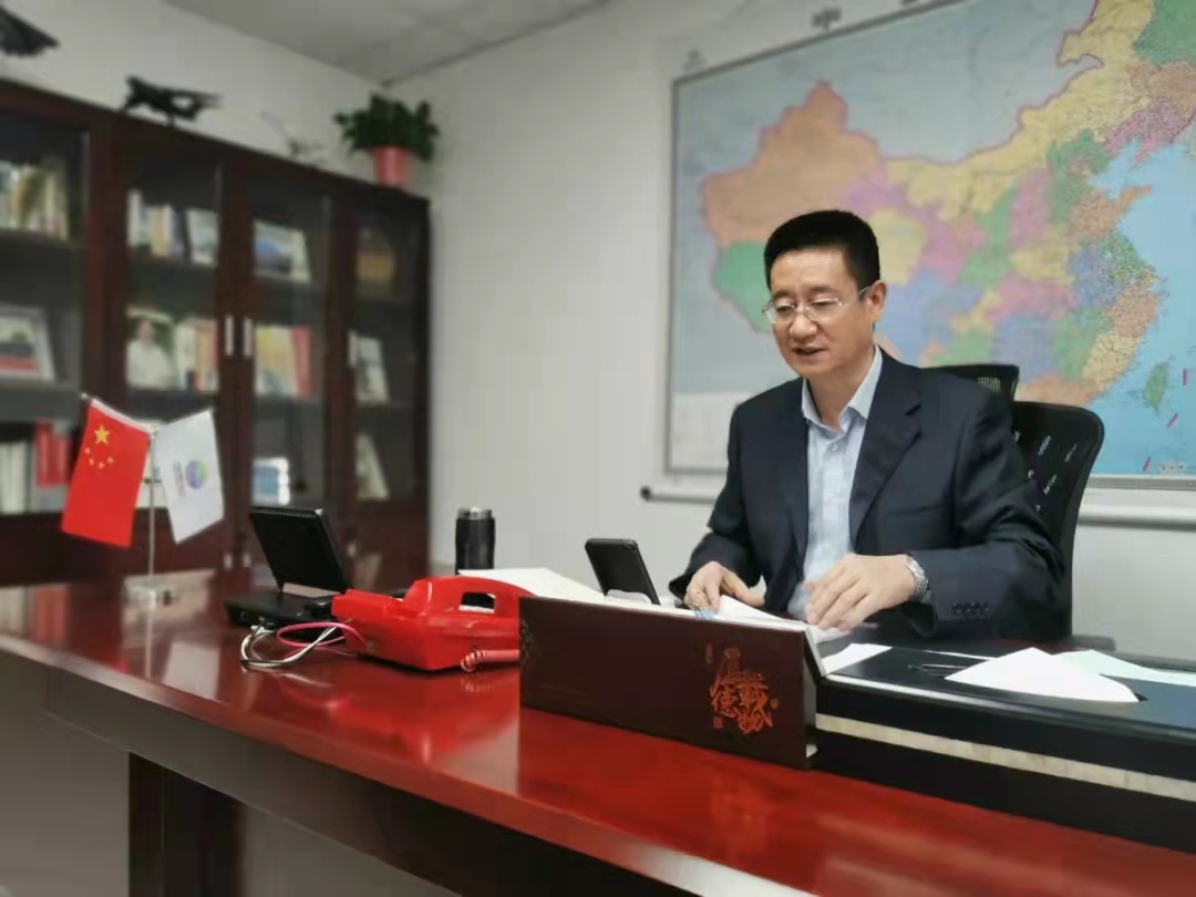 一大早,该局党组书记,局长张小宁与副省长郭永红连线,汇报近期省局和
