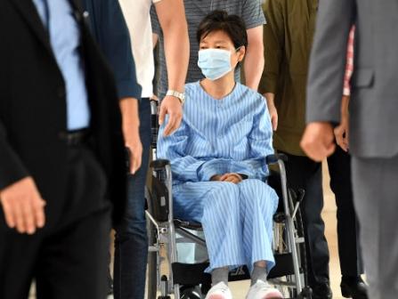 朴槿惠亲妹参选韩国总统后，朴槿惠被特赦，特赦名单没有李明博休闲区蓝鸢梦想 - Www.slyday.coM