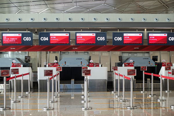 海南航空经济舱值机柜台(尹翔宇 摄)