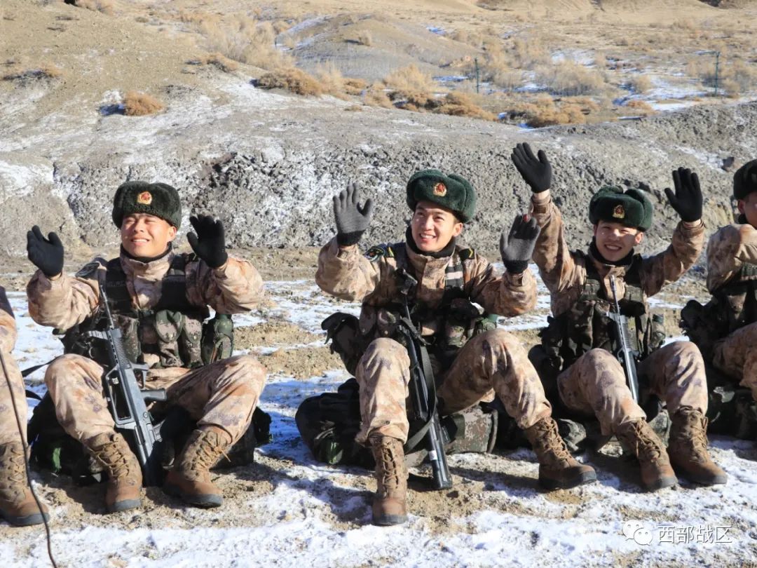 鼓舞士气实战能力锤炼部队严寒条件下组织开展冬季拉练新疆昌吉军分区