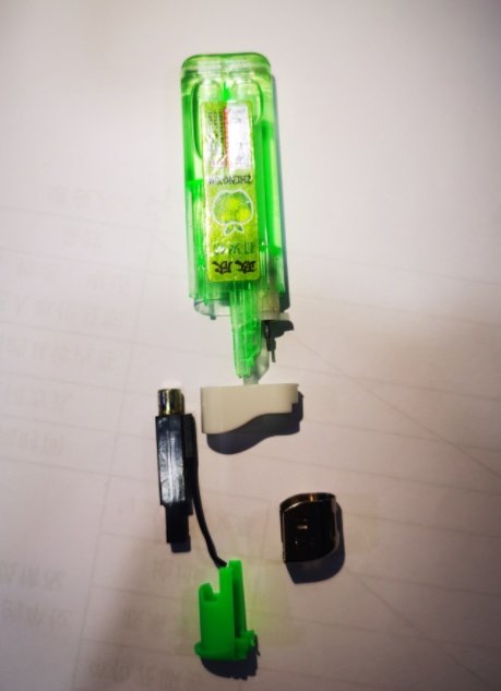 打火机拆成小零件散着装,过安检露馅!白搭机票还吃了罚款