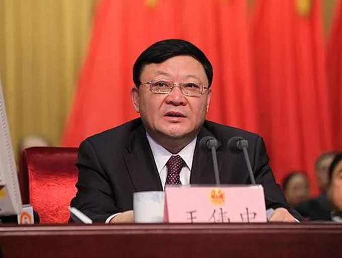 原任广东省政府省长,党组书记的马兴瑞,已转任新疆维吾尔自治区党委