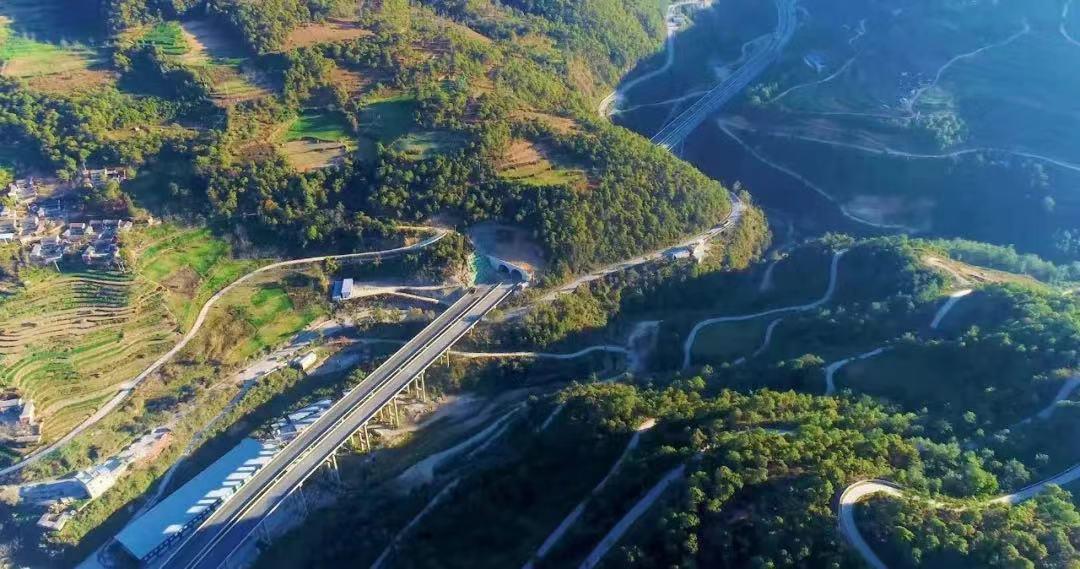 云南南景高速公路将于12月31日24时通车