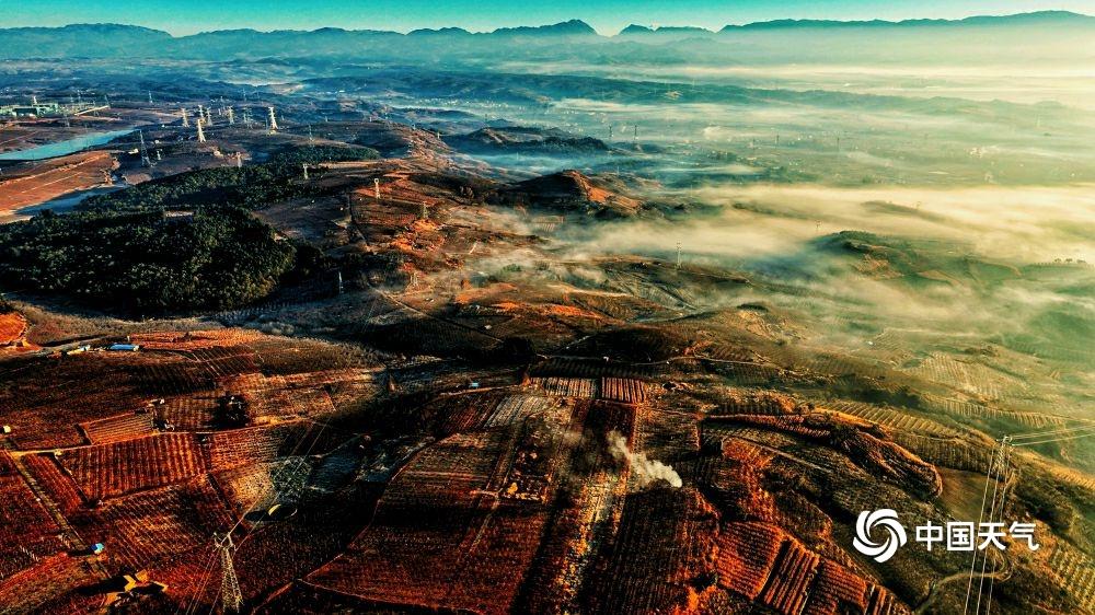 盐源县位于四川省凉山州西南部,青藏高原东南缘,进入冬季的盐源,阳光