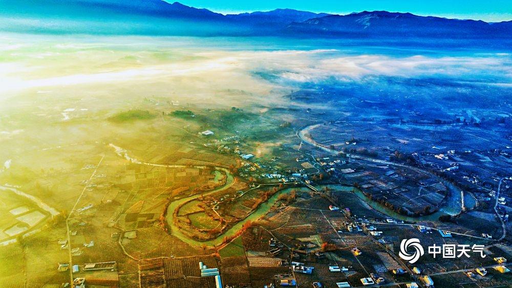 盐源县位于四川省凉山州西南部,青藏高原东南缘,进入冬季的盐源,阳光