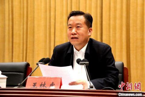 图为海东市市委书记王林虎讲话. 祁妙 摄