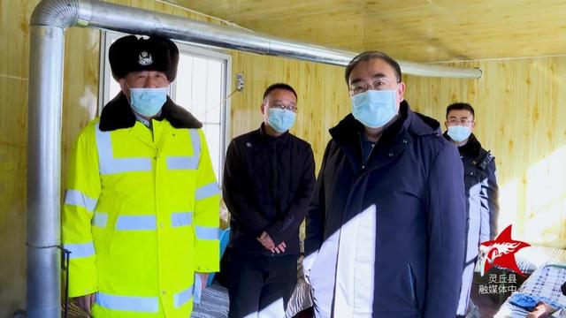 县委书记李润军看望慰问坚守在疫情防控一线工作人员