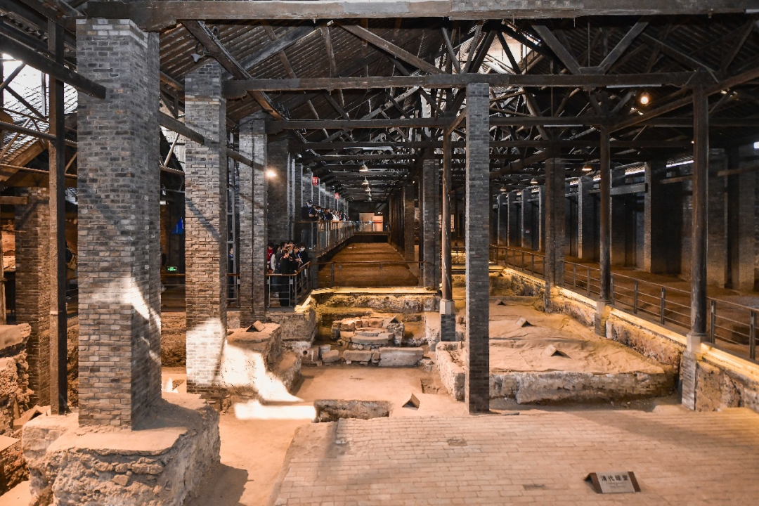 被国家文物局评为"1999年中国十大考古新发现"之一的水井坊遗址,是