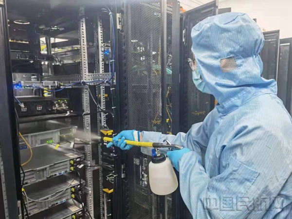 长春机场信息中心机房带电除尘顺利完成