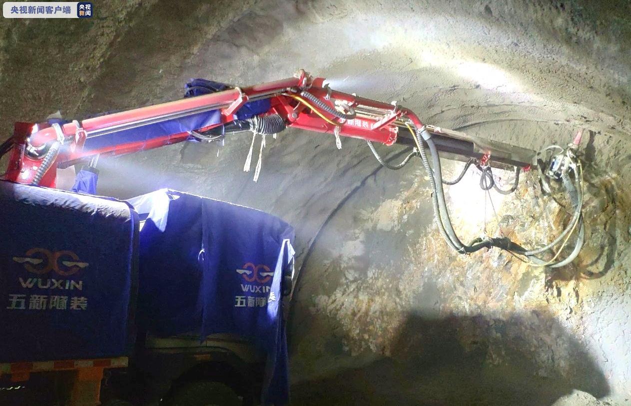 超8800米!云南建(个)元高速公路最长隧道全幅贯通