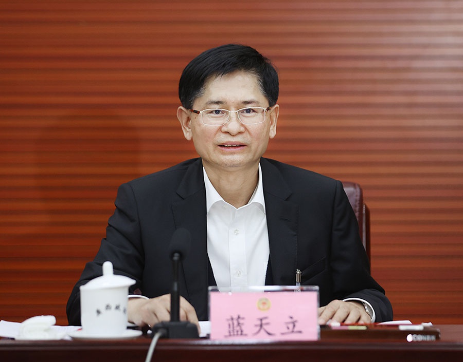 蓝天立参加政协联组讨论时指出积极建言献策发挥示范引领作用全力推动