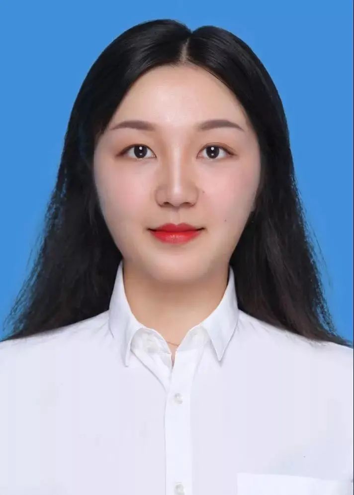 毕业于成都中医药大学中西医结合肿瘤专业,师从四川省名中医姚德蛟