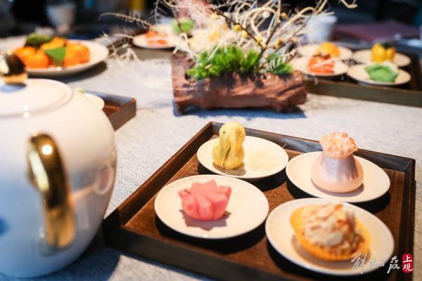 绿波廊推出的不同款式,精致可口的点心.