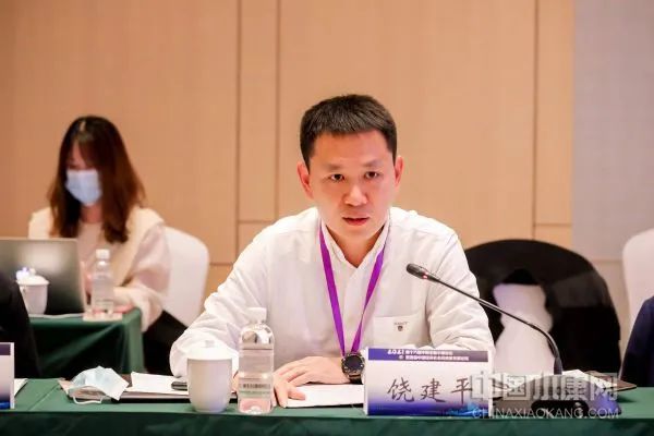 金溪县委副书记饶建平
