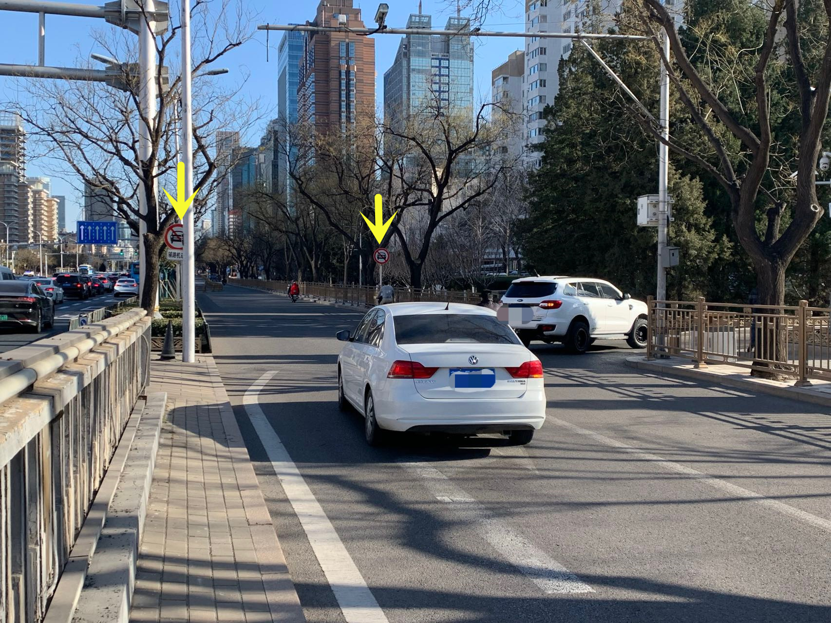 建国门辅路被指每28分钟一辆车闯禁行违章交管部门已记录