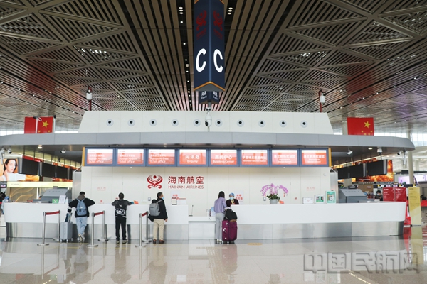 美兰机场t2航站楼c岛海南航空值机区(本文图片均由尹翔宇摄)