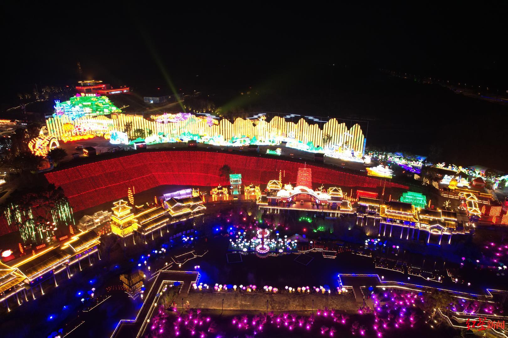 航拍自贡中华彩灯大世界.袁伟 摄