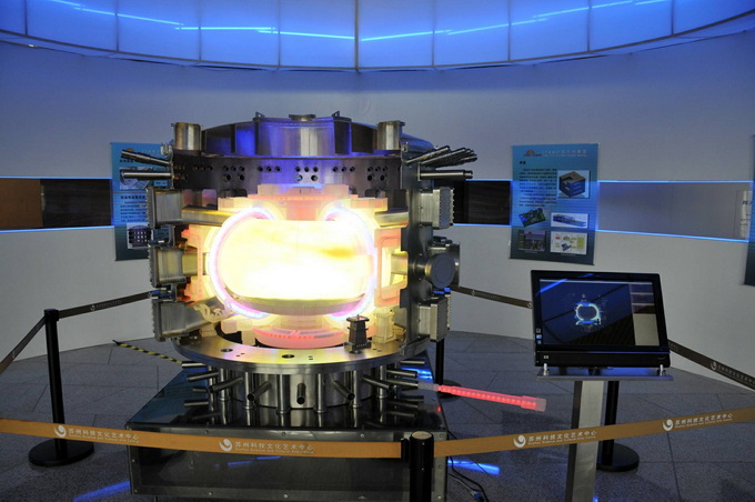 这是按照与实物1比20的比例建造的核聚变"iter托卡马克装置"模型.