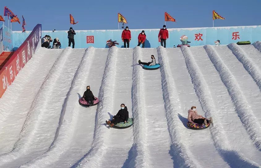 皇家冰嬉6米高冰滑梯圆明园首设雪场元旦开放