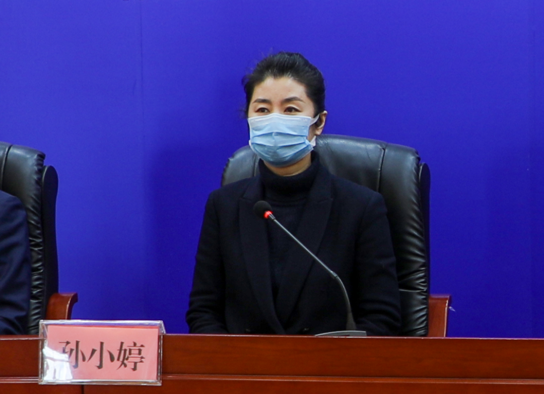 就居民生活基本物资配送工作进展和价格情况提问,市商务局局长孙小婷