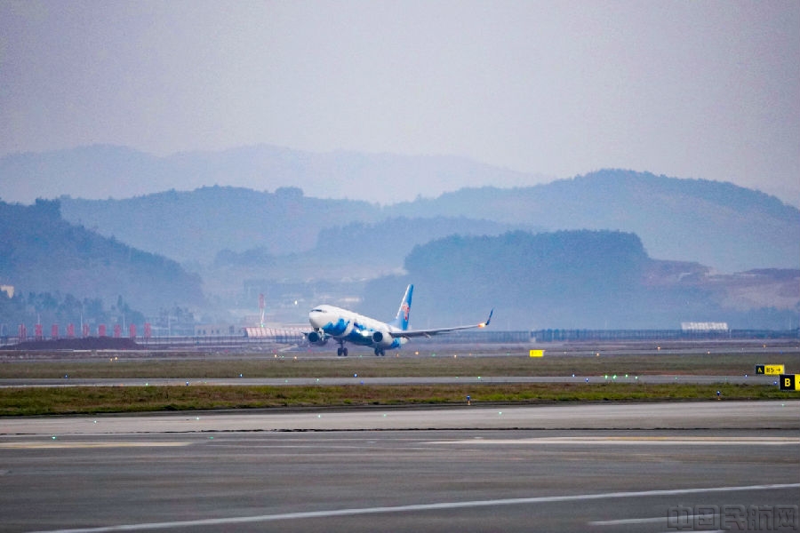 强民航强省会强振兴贵航三大战略行动服务地方经济