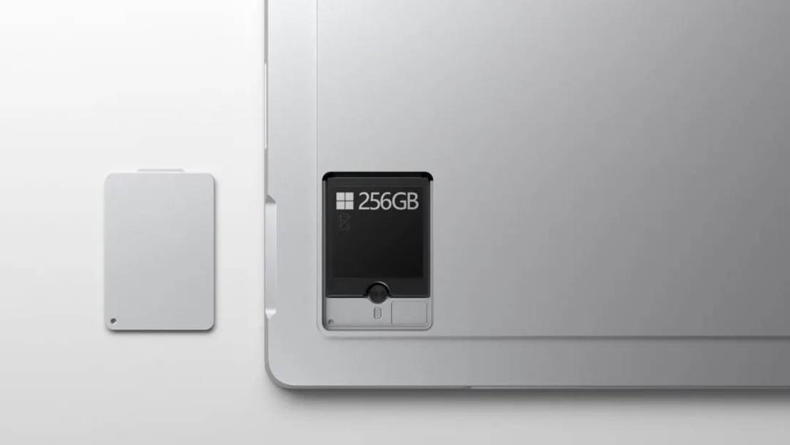 ▲ Surface Pro 7+ 商用版还配备了可拆卸固态硬盘(SSD)来保存数据,以满足商业和教育组织的安全和隐私需求