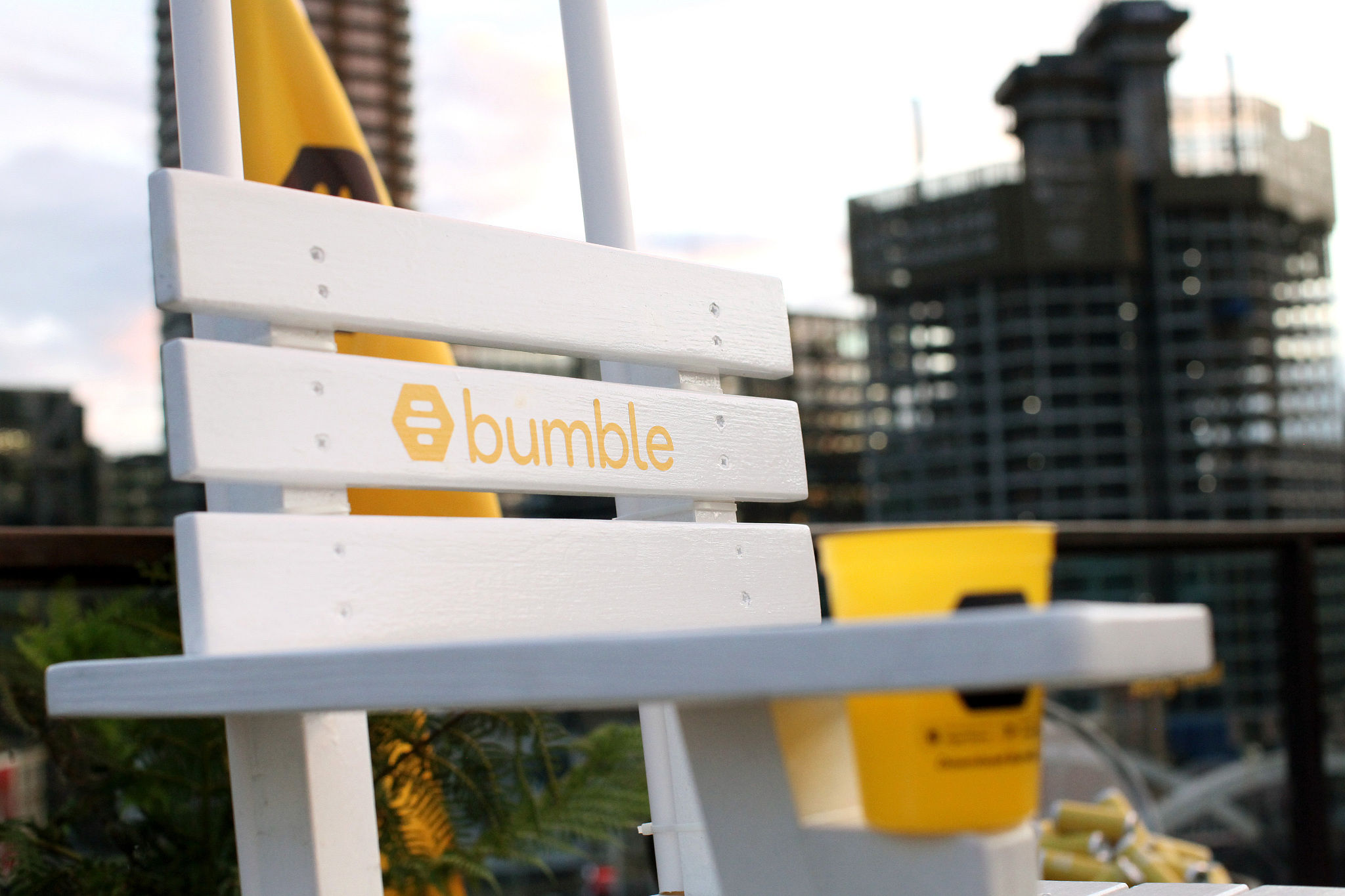 Bumble 约会应用 Logo