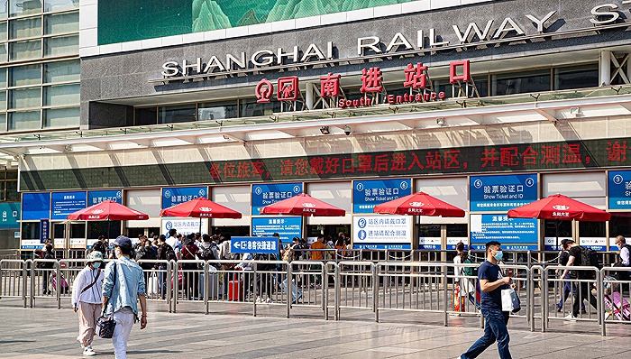 铁路春运客流下调27% 部分高铁停运