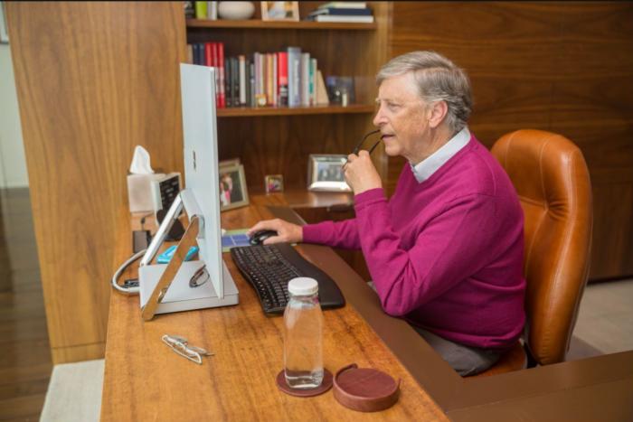 21世纪经济报道|比尔·盖茨：全球疫情有望年底结束，中美联手战疫至关重要