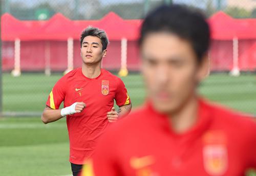 国足集训上量不少国脚难忍耐 韦世豪吉翔因伤脱离