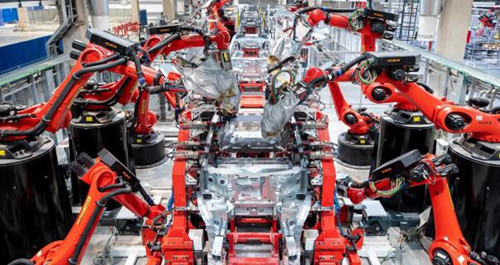特斯拉上海超级工厂ModelY生产线的库卡机器人
