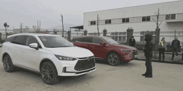 比亚迪唐EV的百公里加速也在4.4秒