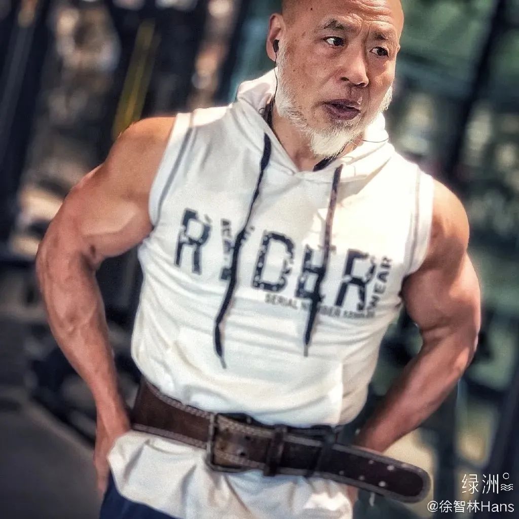 43岁开始健身,撩走小13岁娇妻,65岁那年,有了堪比20岁的身体!