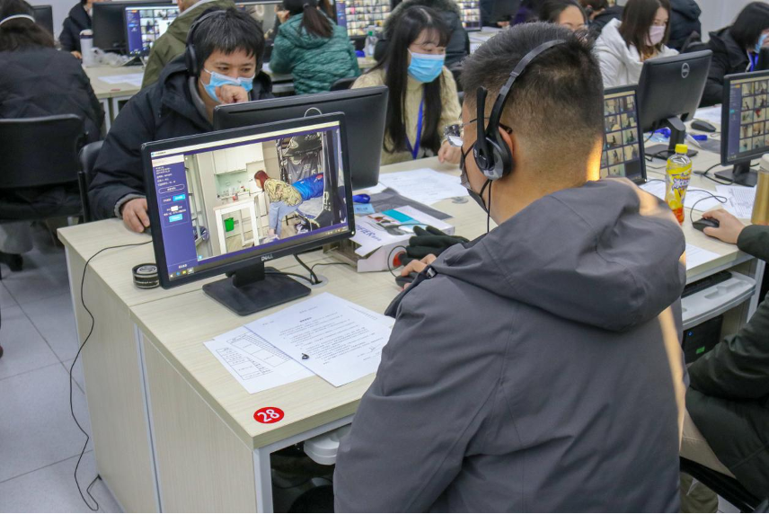 ▲“直播监考” 现场