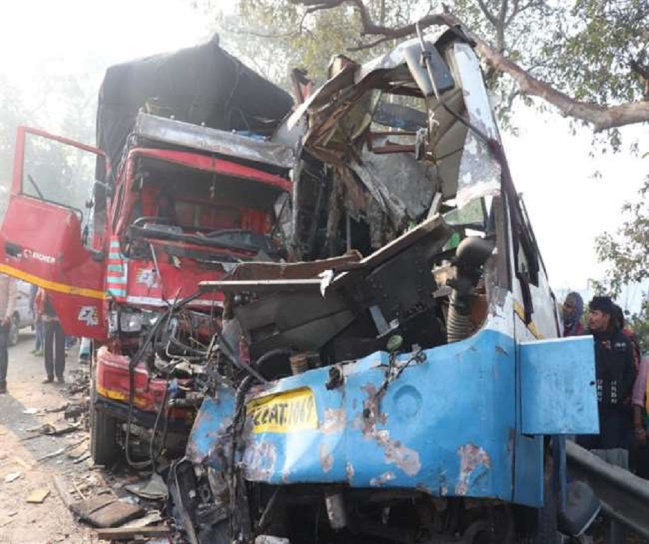 印度北方邦发生车祸 已致10人死亡12人受伤
