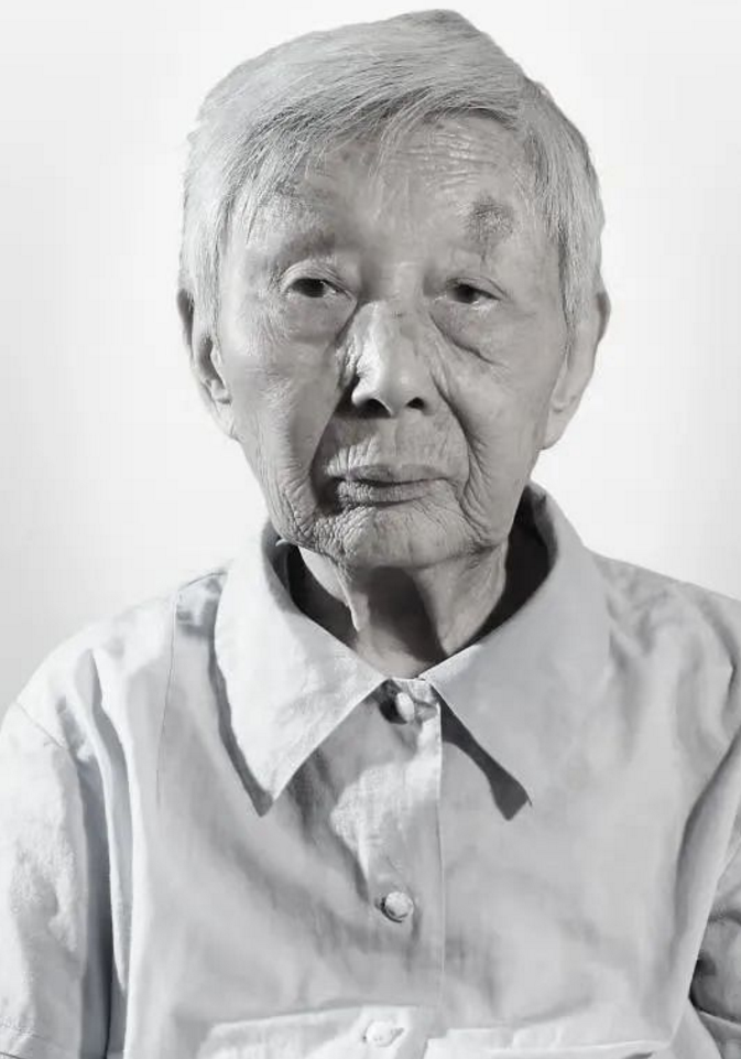 杨翠英老人是今年去世的第1位幸存者