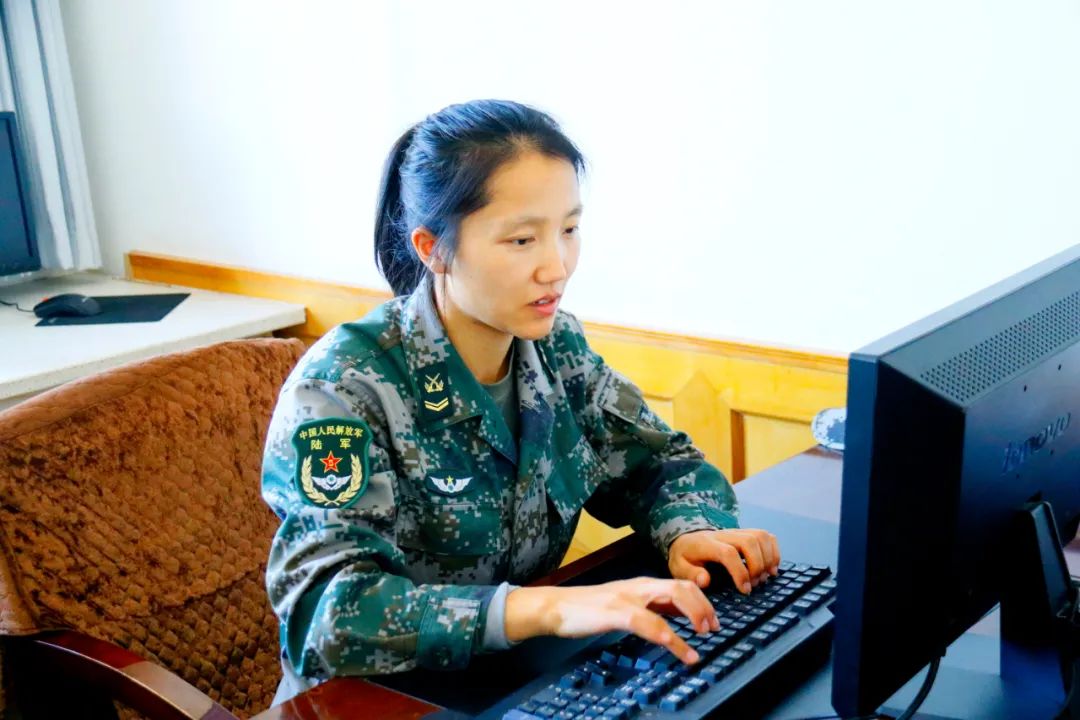 可盐可甜女兵征集我们代言